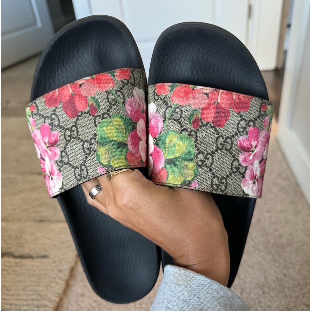 Gucci GG Blooms Supreme Floral Slides